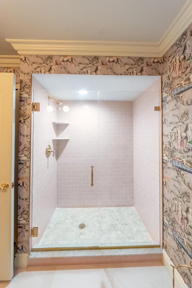 Building Photo - 16646 Brooklane Blvd