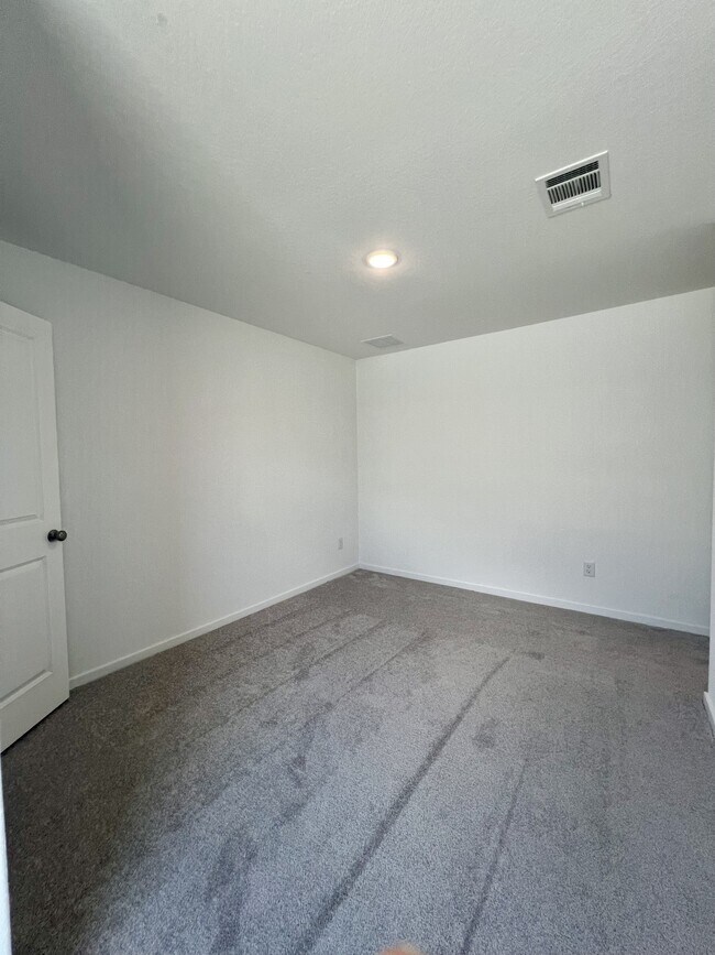Building Photo - 9175 Trails End