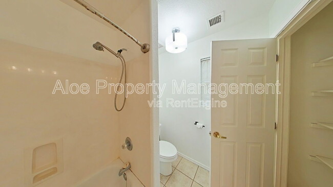 Building Photo - 491 W Ebony Way