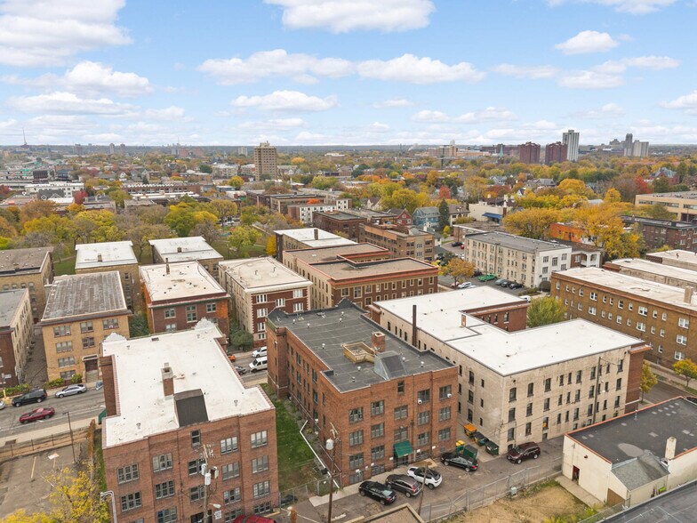 Building Photo - 1820 1st Ave S