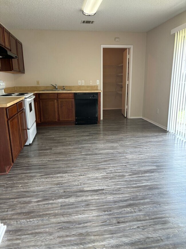 Building Photo - Xtra Large 3 Bedroom in Keller ISD