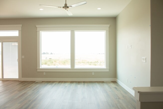 Building Photo - 6984 S 9th W