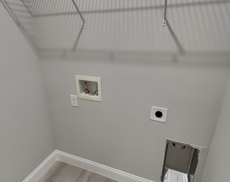 Building Photo - 11581 N Kenlake Cir