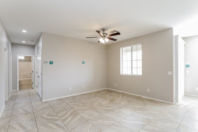 Building Photo - 1735 S Desert View Pl