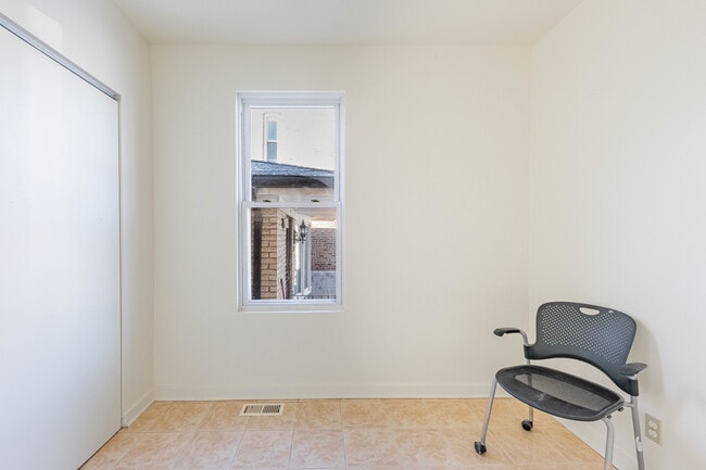 Building Photo - 3748 S Parnell Ave