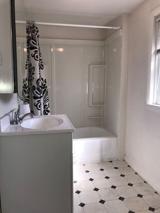 Building Photo - Charming Three-Bedroom Home in Cedmont!