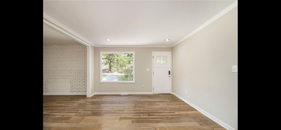 Building Photo - 3704 Asbury Ln SW