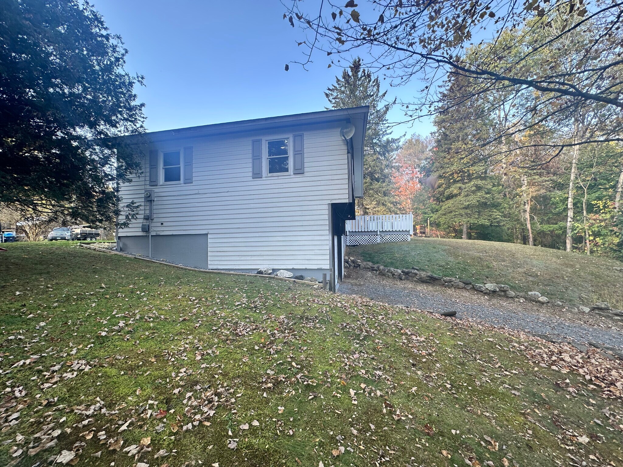 Building Photo - 142 Bunker Hill Cir