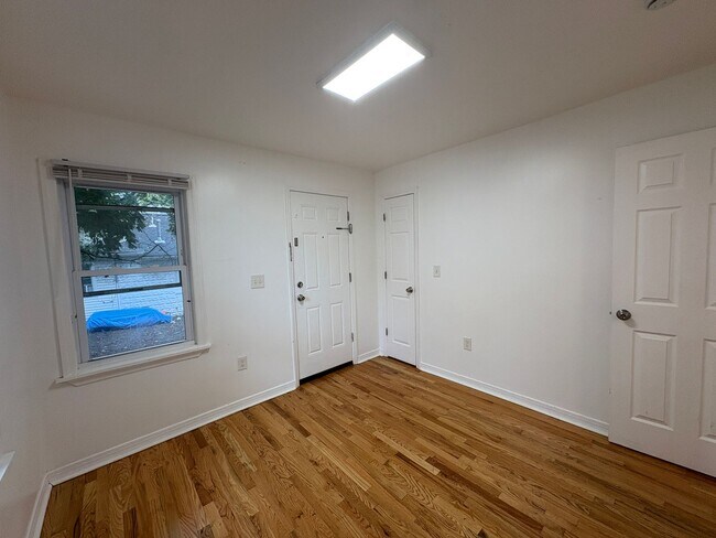 Building Photo - 425 Drummond Ave