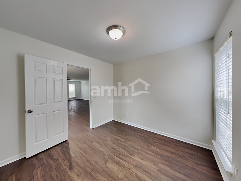 Building Photo - 5002 Guardian Ct