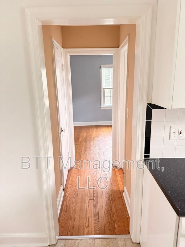 Building Photo - 8401 Greenwood Ave