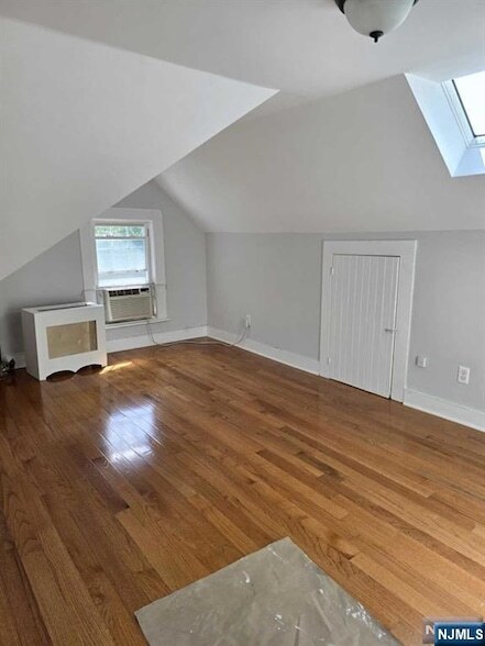 Building Photo - 542 Doremus Ave