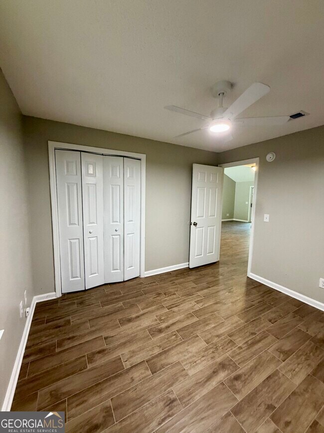 Building Photo - 438 Admiral's Walk Dr