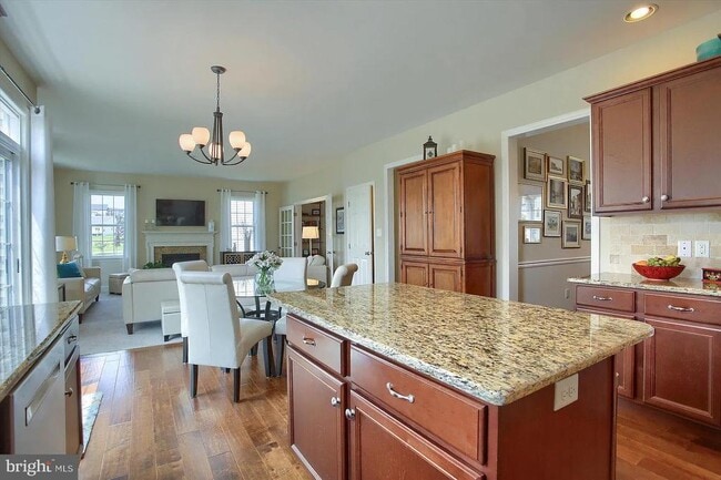 Building Photo - 834 Northern Spy Dr