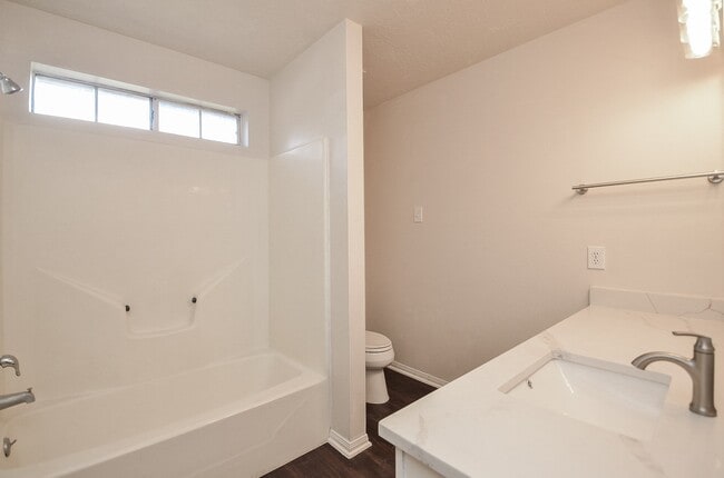 Building Photo - 3027 Texas Oak Dr