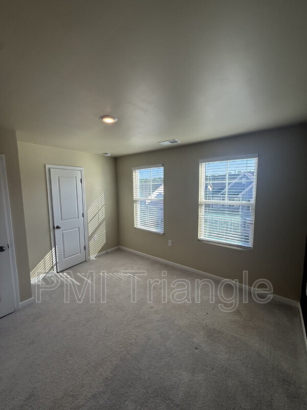 Building Photo - 716 Cormiche Ln