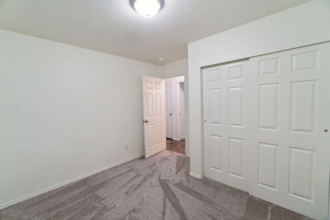 Building Photo - Recently Updated Single Family Home on Spo...