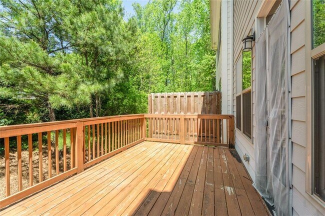 Building Photo - 2413 Misty Hollow Pl