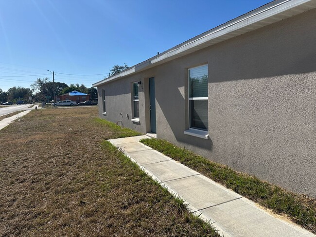 Building Photo - 2 Bedroom 2 Bathroom in Winter Haven