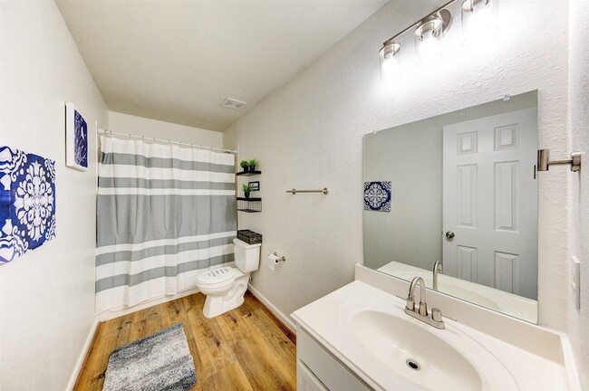 Building Photo - 15902 Arapaho Bend Ln