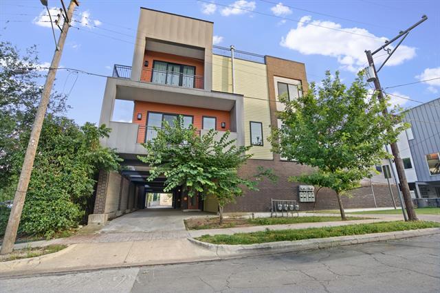 Building Photo - 410 Melba St