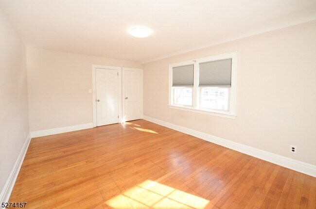 Building Photo - 29 13th Ave