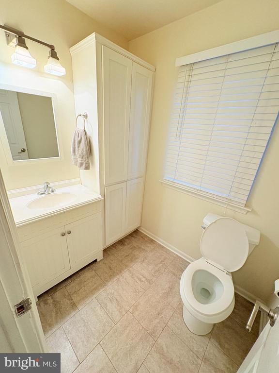 Building Photo - 54 Hillcroft Way