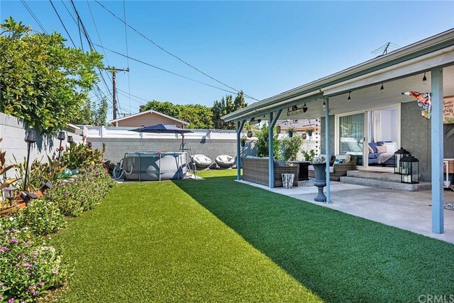 Building Photo - 5635 Pimenta Ave