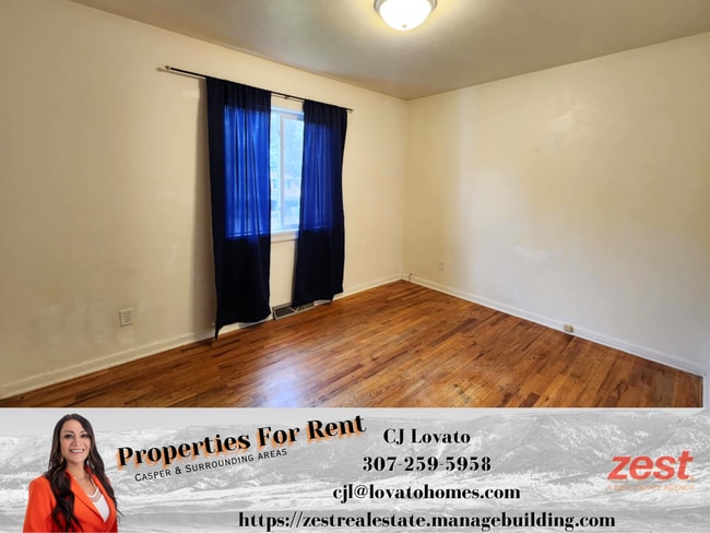 Building Photo - 2921 Hanway Ave