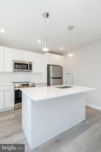 Building Photo - 3449 Scotts Ln