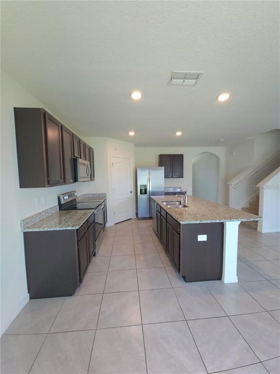 Building Photo - 575 Tortugas St