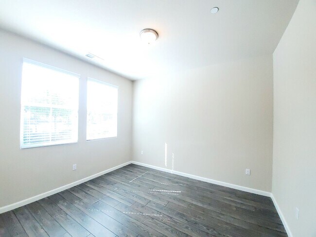 Building Photo - 618 Montage Cir
