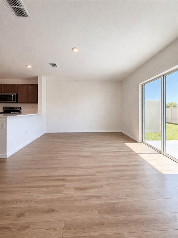 Building Photo - 17260 English Chestnut Wy