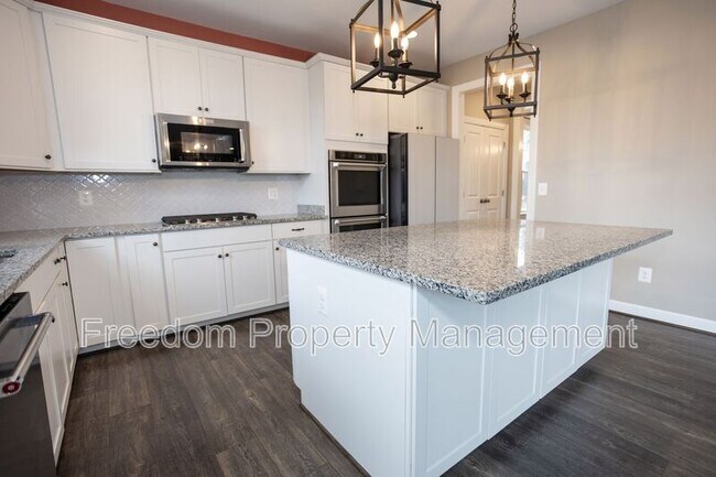 Building Photo - 2425 Morgans Point Dr