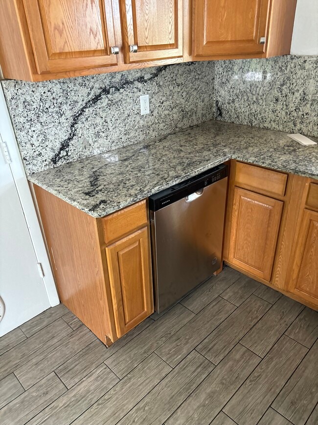 Building Photo - 1612 SE Cascella Ct
