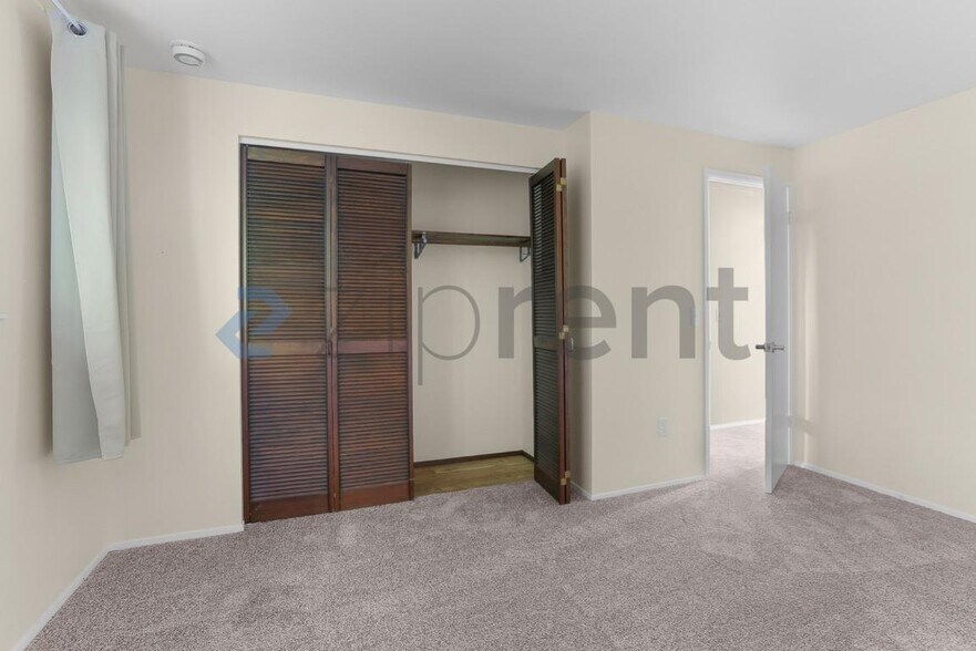 Building Photo - Unit