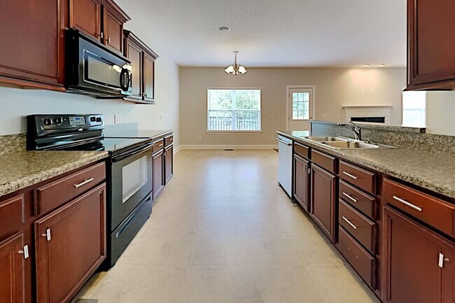 Building Photo - 844 Daybreak Dr
