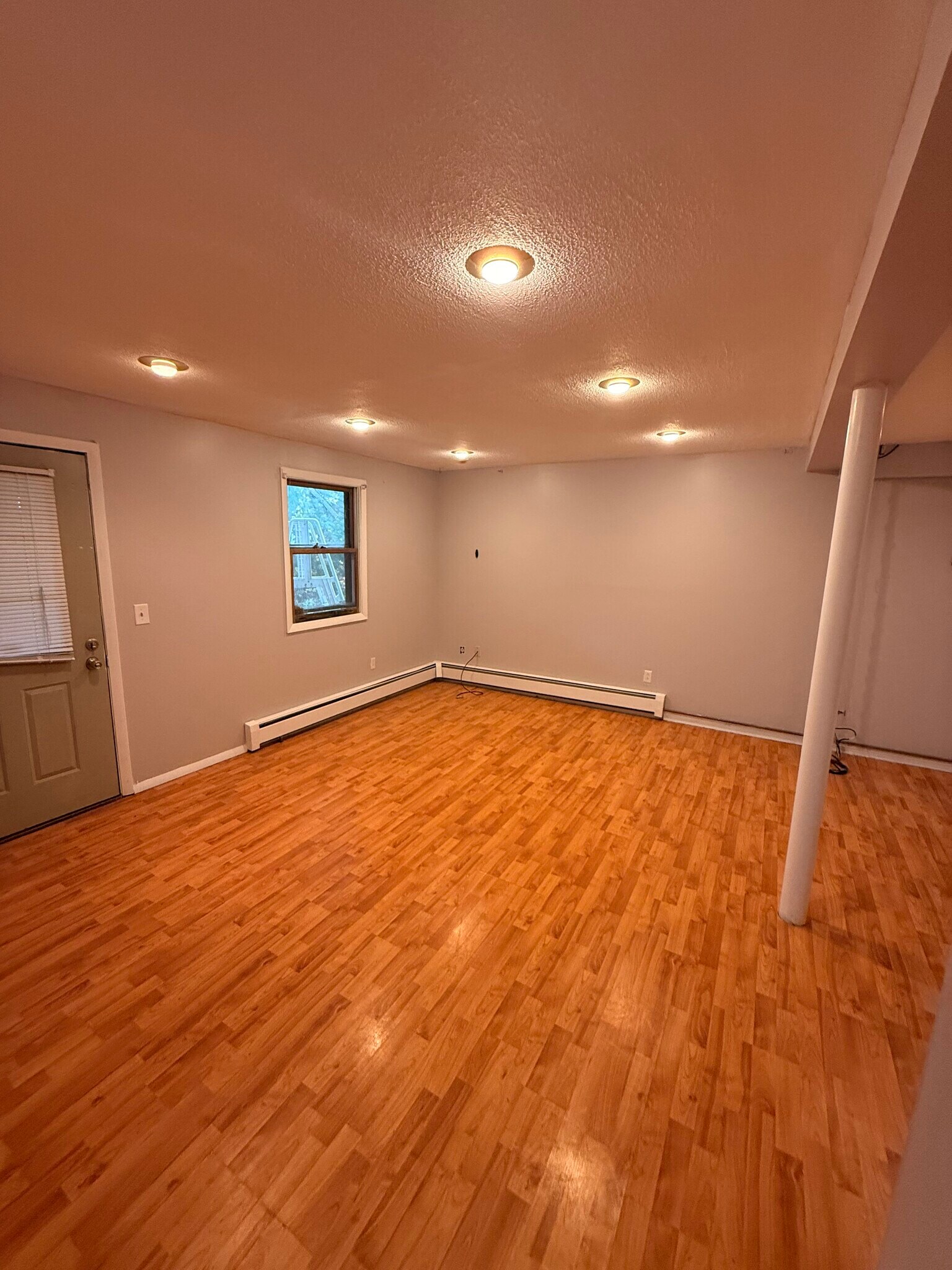 Building Photo - 606 Rye St