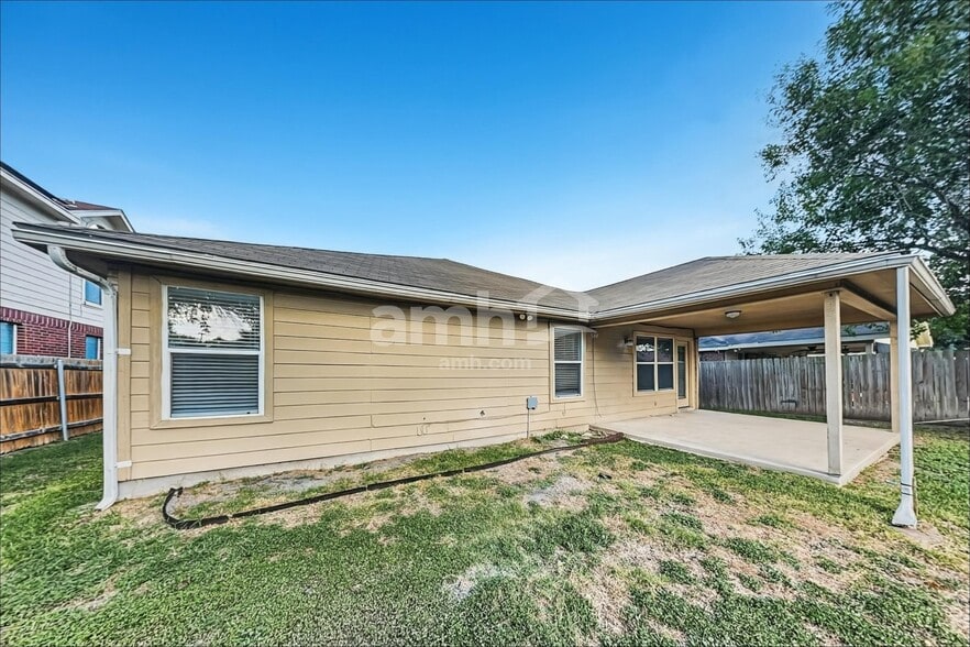 Building Photo - 12107 Clubhouse