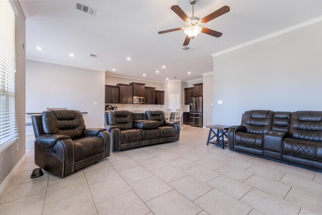 Building Photo - 8727 Hideout Bnd