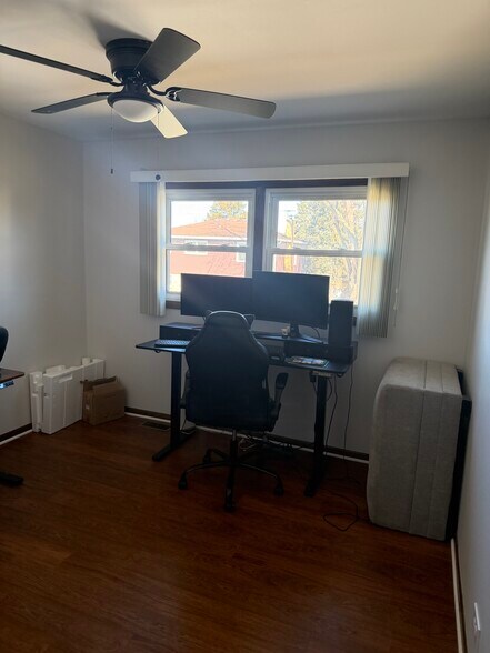 Building Photo - 1002 E Callero Cir