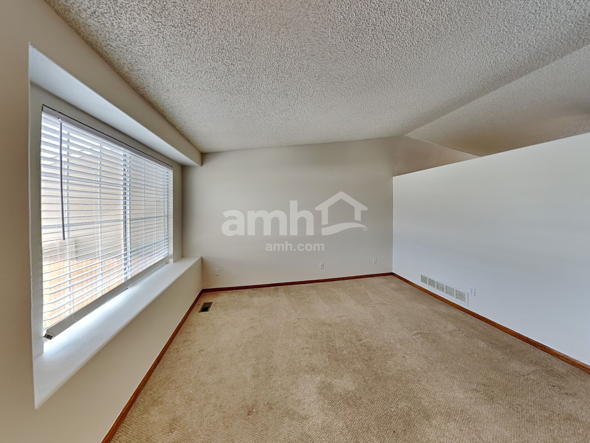 Building Photo - 4077 Ensenada St