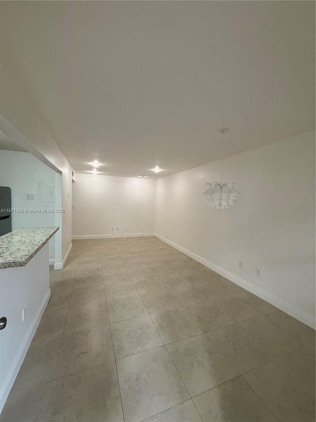 Building Photo - 5839 SW 74th Terrace