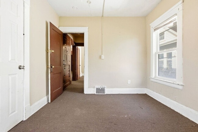 Building Photo - 13615 Earlwood Rd