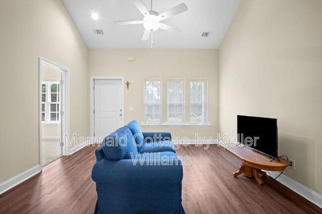 Building Photo - 222 Admiration Ave
