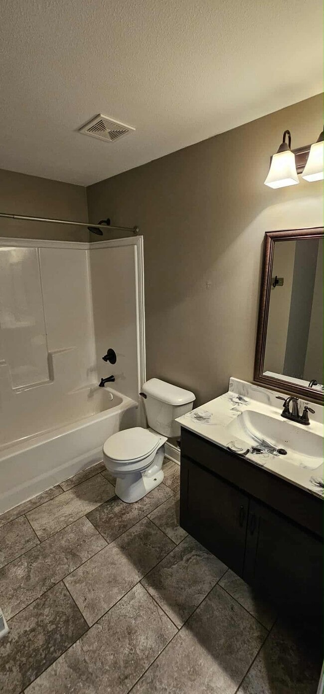 Building Photo - 708 Banister Dr