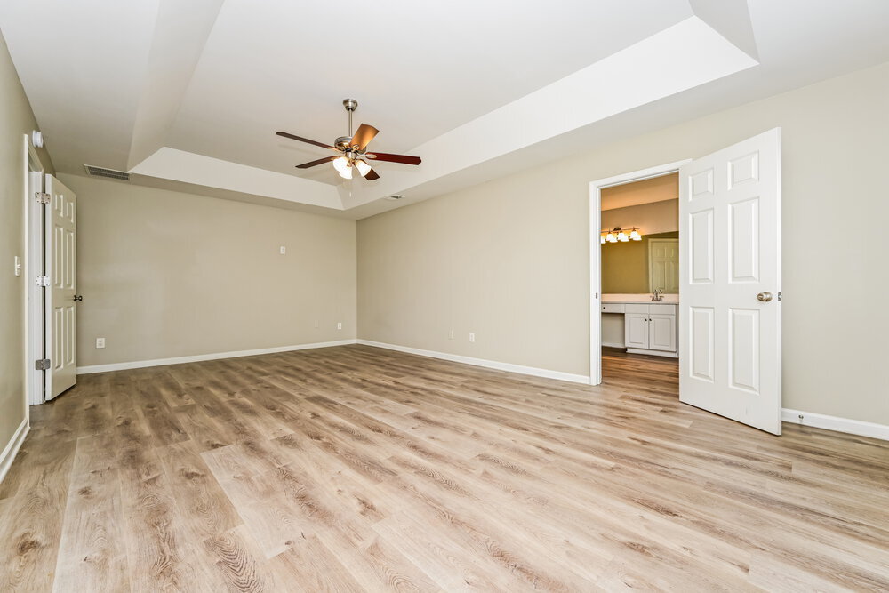 Building Photo - 298 Summit View Dr