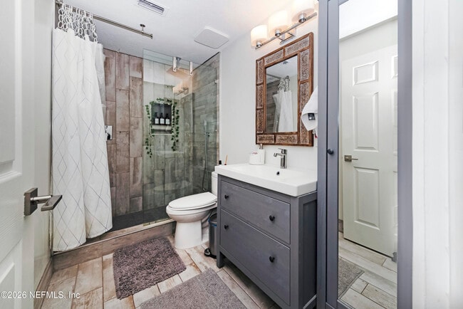 Building Photo - 506 Cali Dr