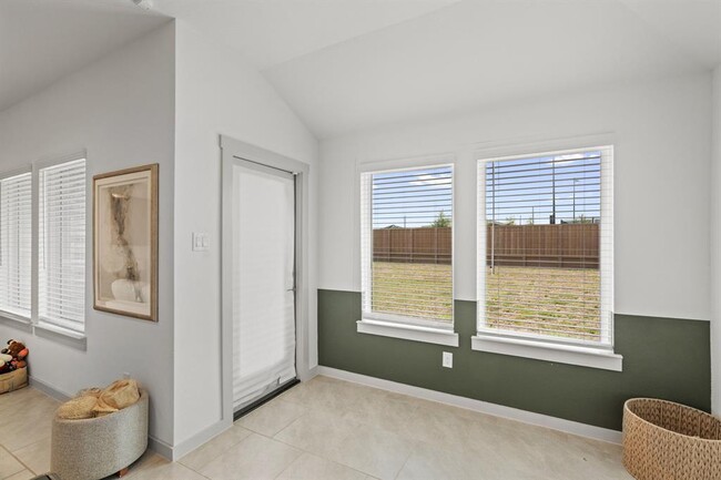 Building Photo - 29407 Ella Larchmont Ct
