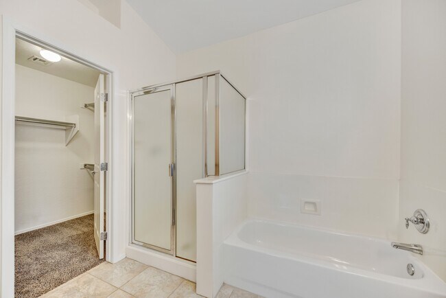 Building Photo - 8962 W Grovers Ave